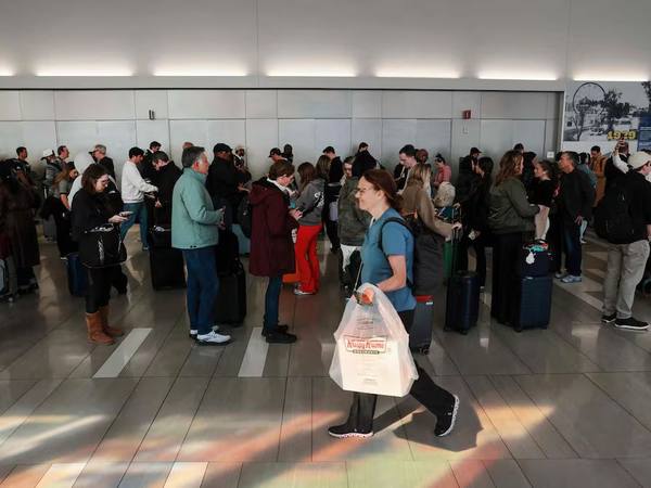 EE. UU. estudia tasa de $100.000 a OPT para graduados extranjeros