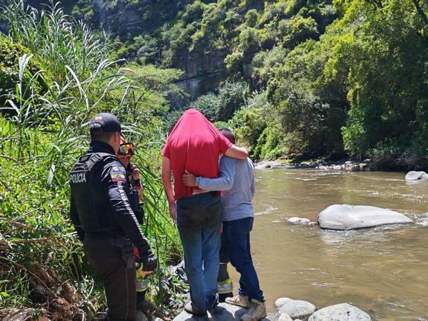 El Chiche: hombre se lanzó del puente y sobrevivió en Tumbaco