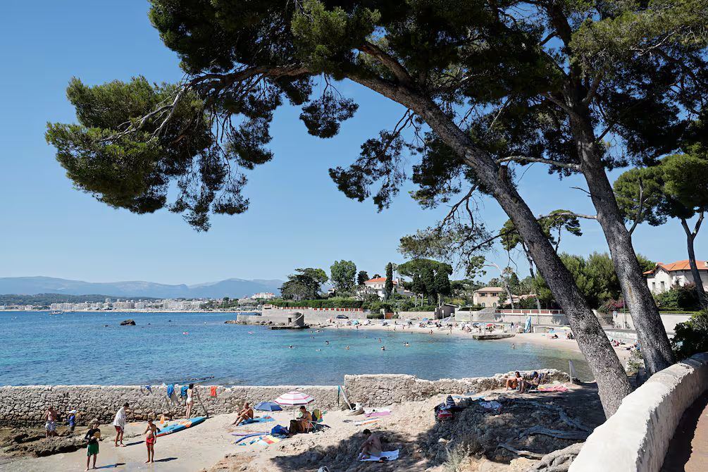 Estudio Surfrider detecta PFAS en aguas de baño y ríos de Francia