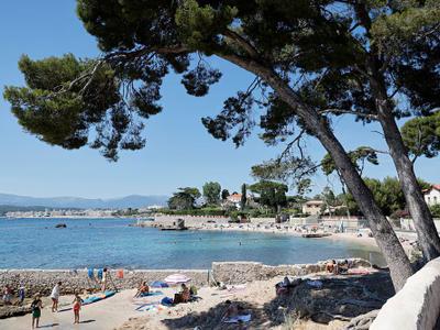 Estudio Surfrider detecta PFAS en aguas de baño y ríos de Francia