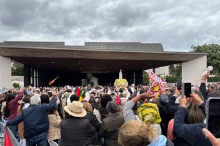 Fátima: miles rezan por la paz y recuerdan a Juan Pablo II