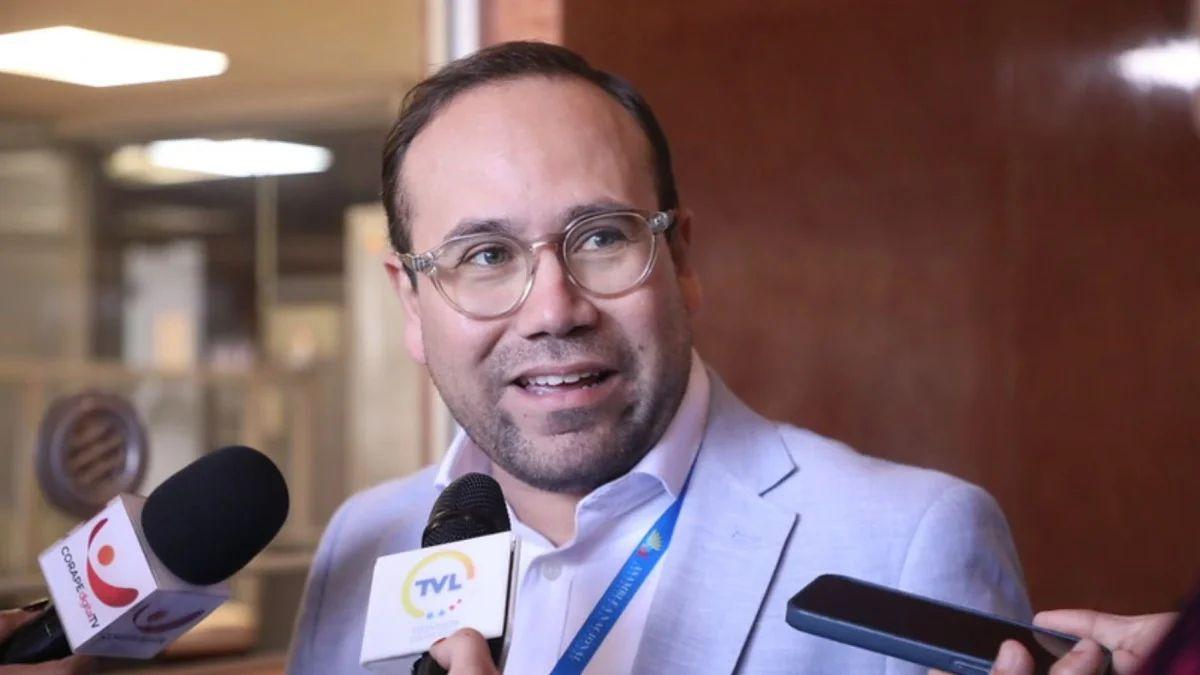 Guido Mendoza lleva denuncia al CAL y Fiscalía por Jhajaira Urresta