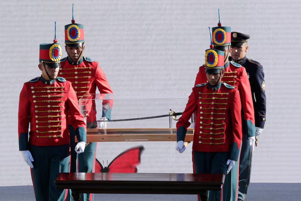 Gustavo Petro devolverá la espada de Bolívar a la Quinta