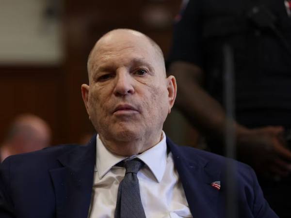 Harvey Weinstein recibe tratamiento por neumonía en Nueva York