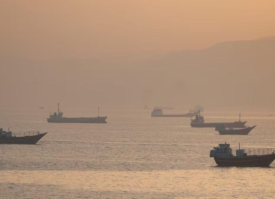 Irak pide a Irán estatus especial para exportar crudo por Ormuz