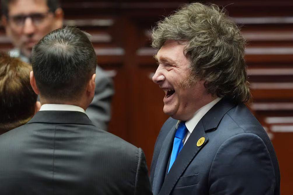 Javier Milei veta ingreso de extranjeros que insulten a Argentina