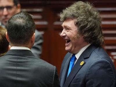Javier Milei veta ingreso de extranjeros que insulten a Argentina