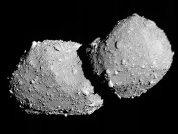 JAXA difunde imagen de Torifune: parece un muñeco de nieve