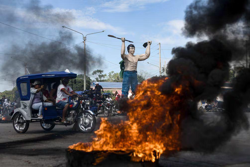 Keiko Fujimori evalúa medidas por alza de combustibles en Perú