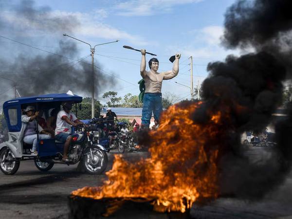 Keiko Fujimori evalúa medidas por alza de combustibles en Perú