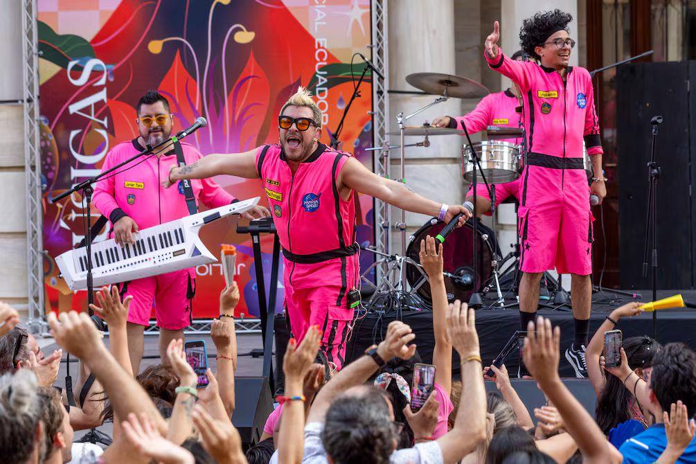 LaTorre, Papaya Dada y Machaka cantaron por Ecuador en La Mar