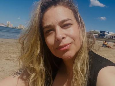 Laura Suárez cumple 52 años y reafirma su lucha contra la esclerosis