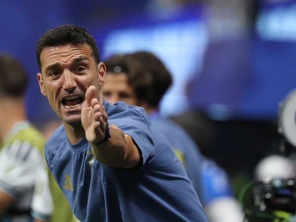 Lionel Scaloni interrumpió entrevista tras clasificación de Argentina