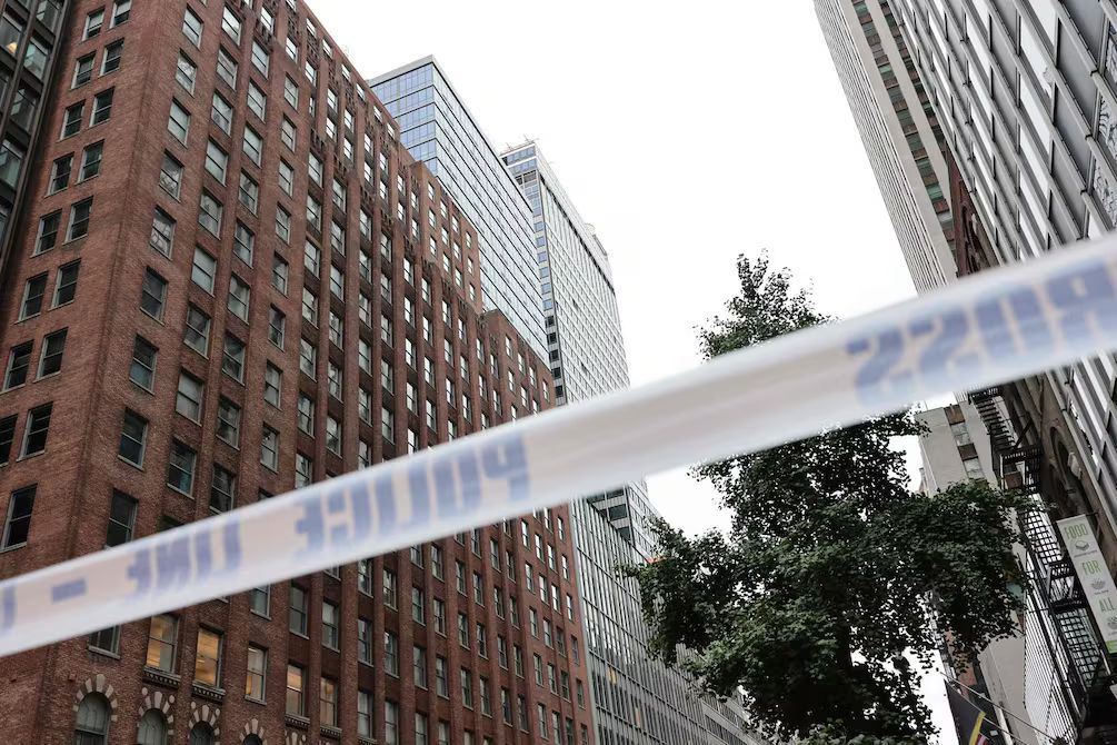 Manhattan: evacúan rascacielos por riesgo de colapso