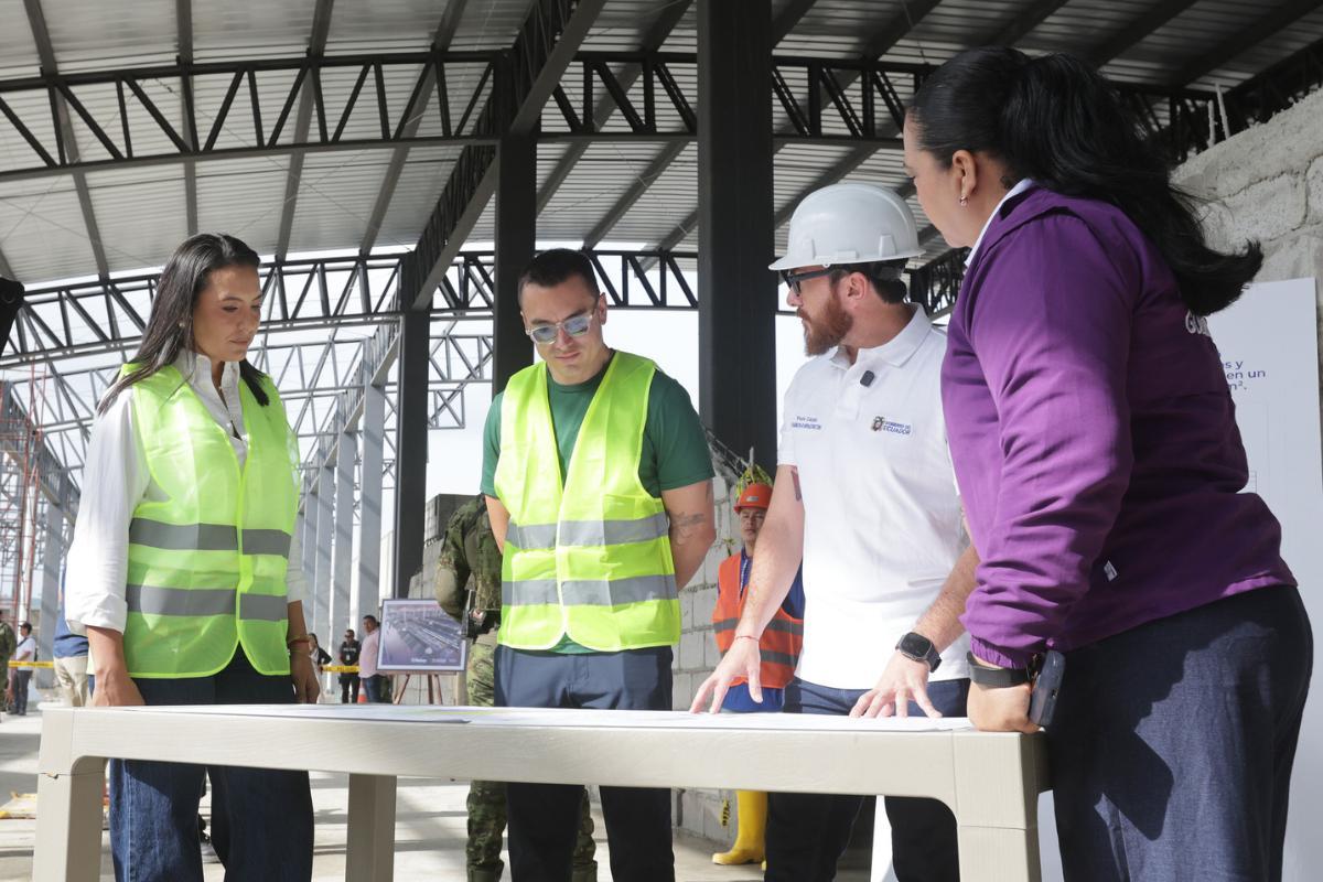 Mercado de Calceta: Daniel Noboa supervisó avances en Manabí