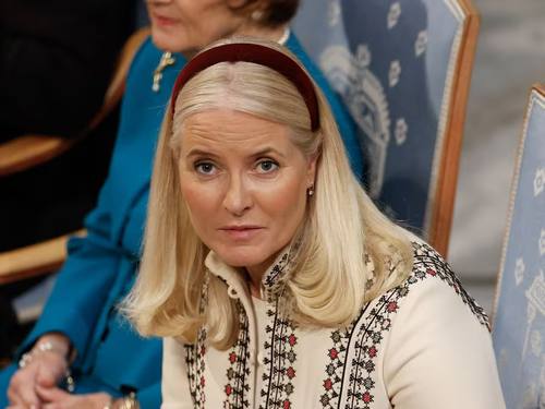 Mette-Marit de Noruega: empeora fibrosis pulmonar y podría requerir trasplante