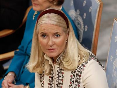 Mette-Marit de Noruega: empeora fibrosis pulmonar y podría requerir trasplante