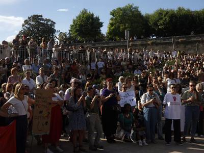 Miles protestan en Francia por lentitud judicial: caso Lyhanna
