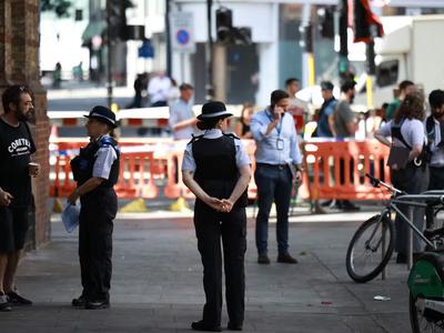 Mujer apuñala a cuatro hombres en Covent Garden; Met descarta
