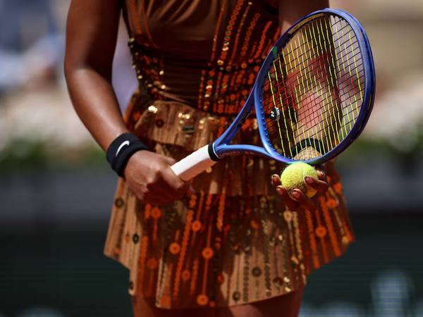 Naomi Osaka en Roland Garros: lentejuelas y tul con Nike