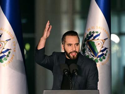 Nayib Bukele inscribe precandidatura para tercer mandato en 2027