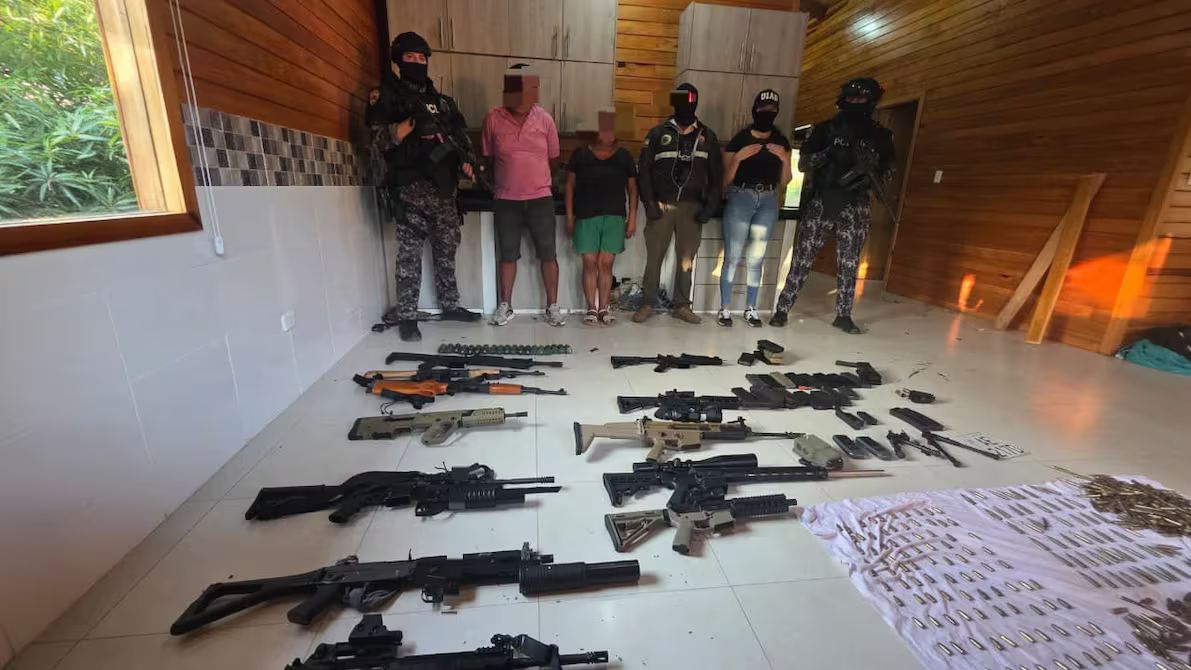 Operativo en Jama: arsenal y dos detenidos ligados a “Gato Farfán”