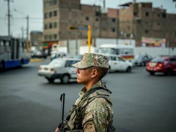 Perú reforzará sus fronteras con militarización de puestos clave