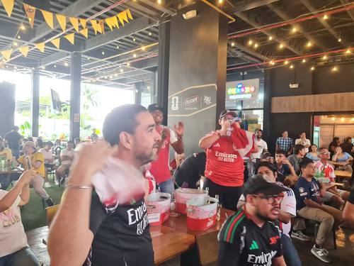 Piero Hincapié y Willian Pacho: hinchas ecuatorianos celebran final