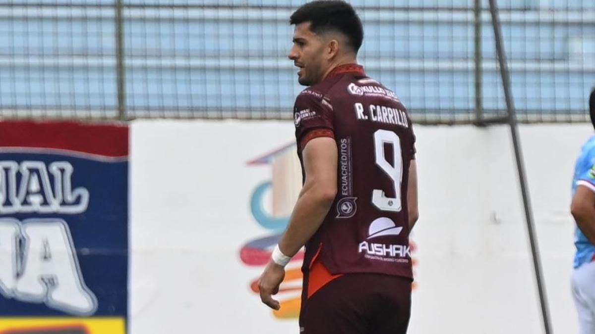 Ronie Carrillo llega a Guayaquil para fichar por Emelec