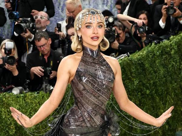 Sabrina Carpenter pide orden de alejamiento contra William Applegate