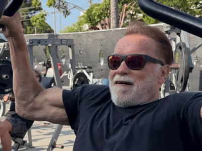 Schwarzenegger a sus 79: el hábito de fitness que sigue