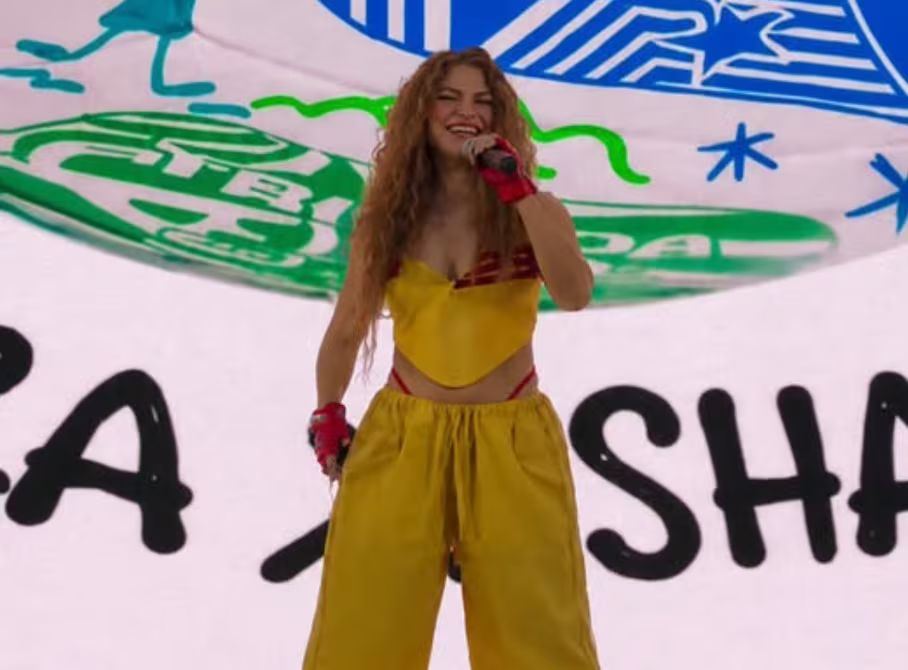 Shakibecca vuelve a provocar críticas en el AICM por “Dai Dai”