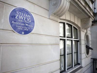 Stefan Zweig recibe en Londres placa por su exilio antes de morir