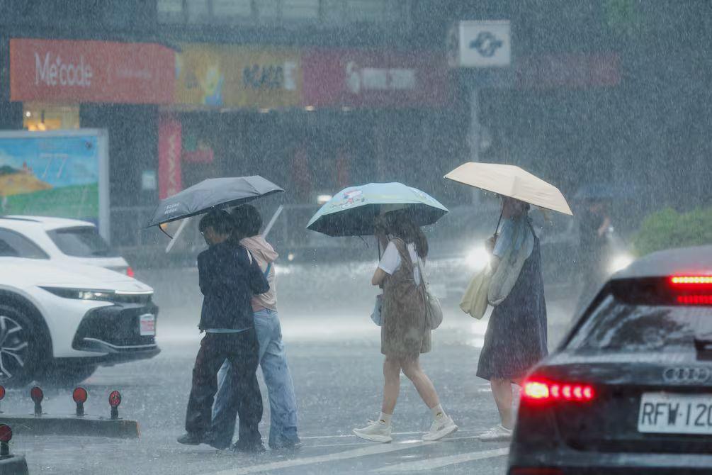 Tifón Dolphin: alerta roja en el este de China por vientos y lluvias