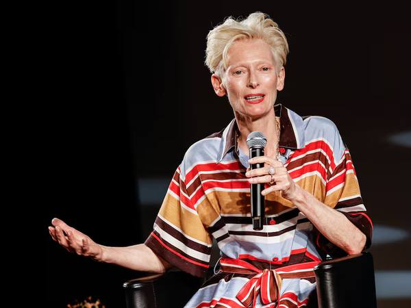 Tilda Swinton defiende el valor humano frente a la IA en Cannes