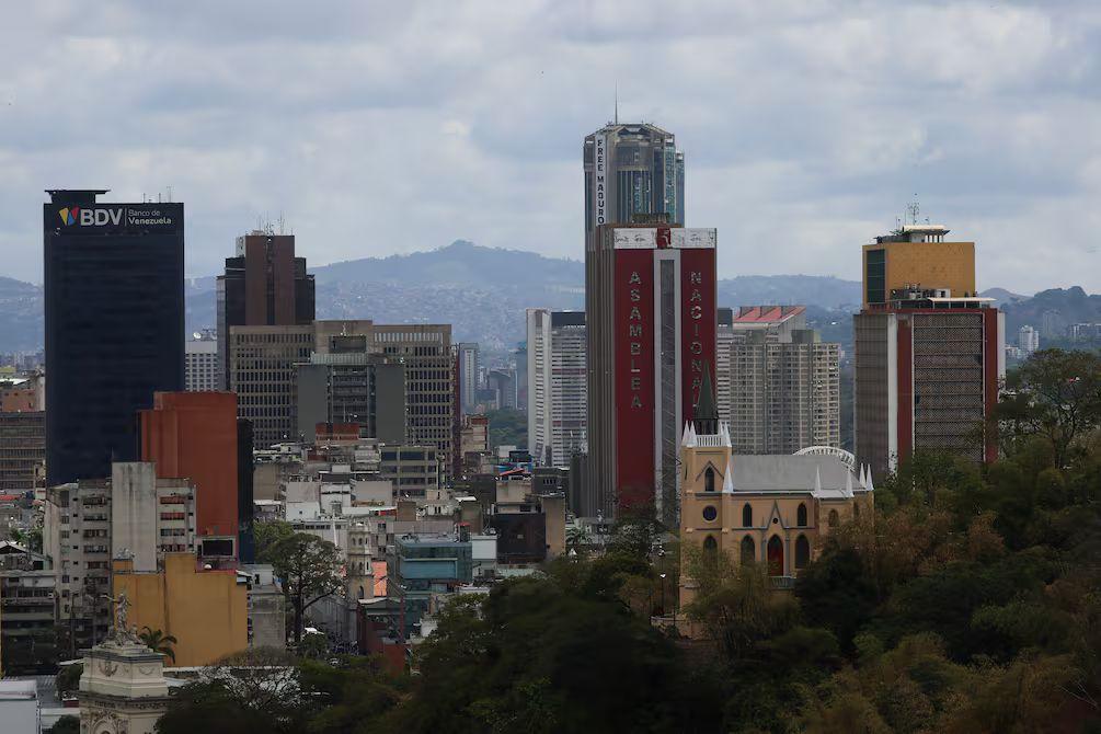 Venezuela elimina alcabalas policiales y las reemplaza por patrullajes