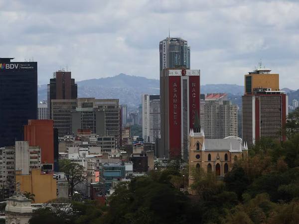 Venezuela elimina alcabalas policiales y las reemplaza por patrullajes