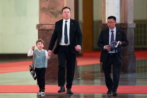 X Æ A-Xii en Pekín: el hijo de Elon Musk visto en el Gran Salón